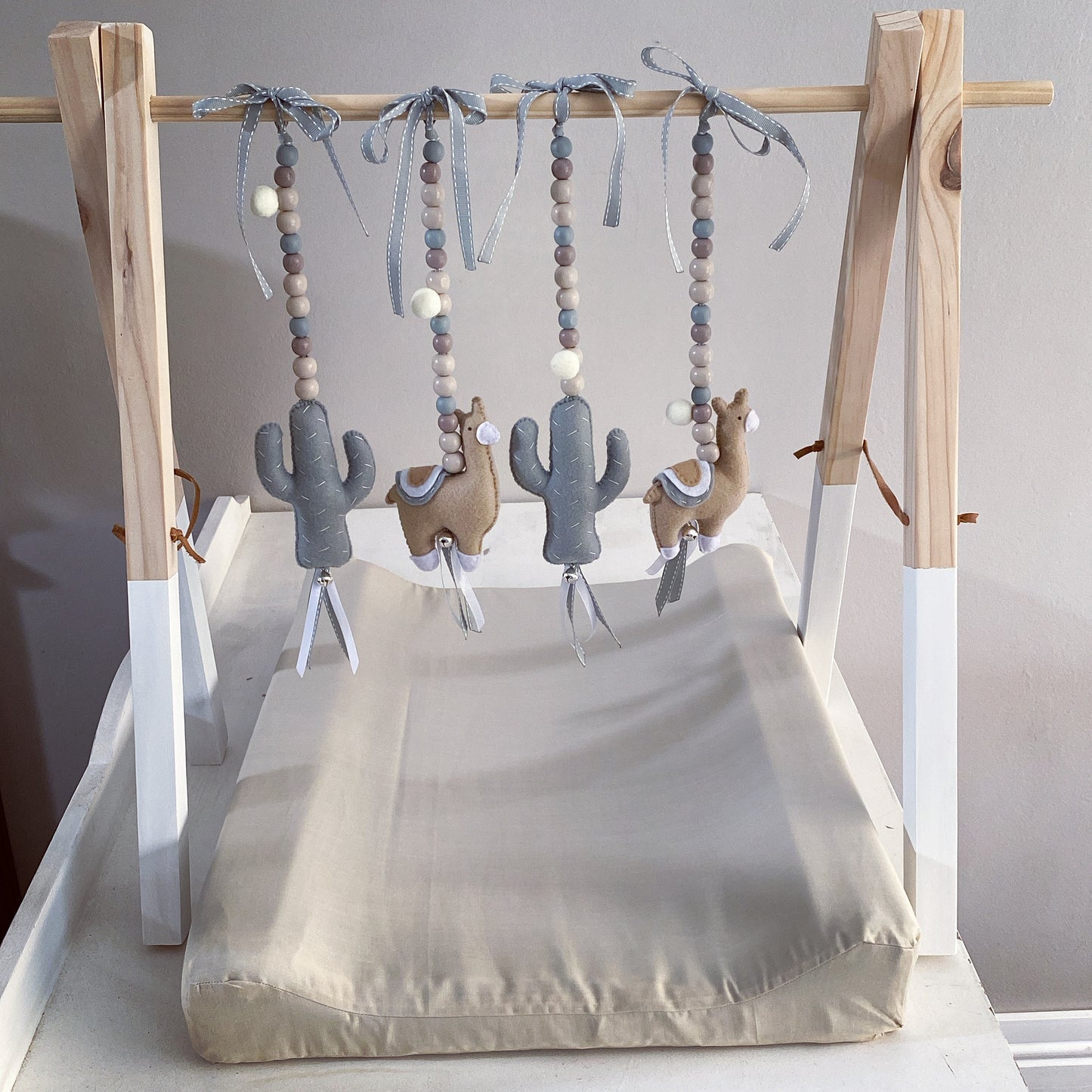 Cot Bedding - Stone Llama Set 01