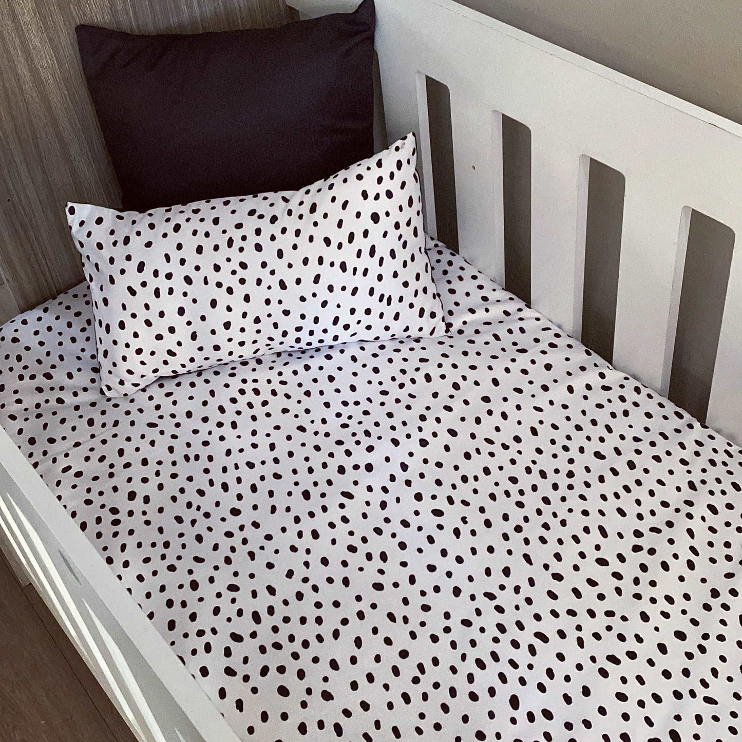 Cot Bedding - Black Dot 01