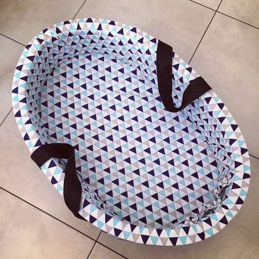 Carry Cot - Blue Triangles 01