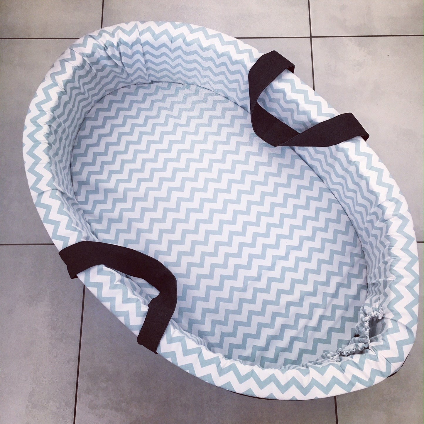 Carry Cot - Blue Zigzag 01