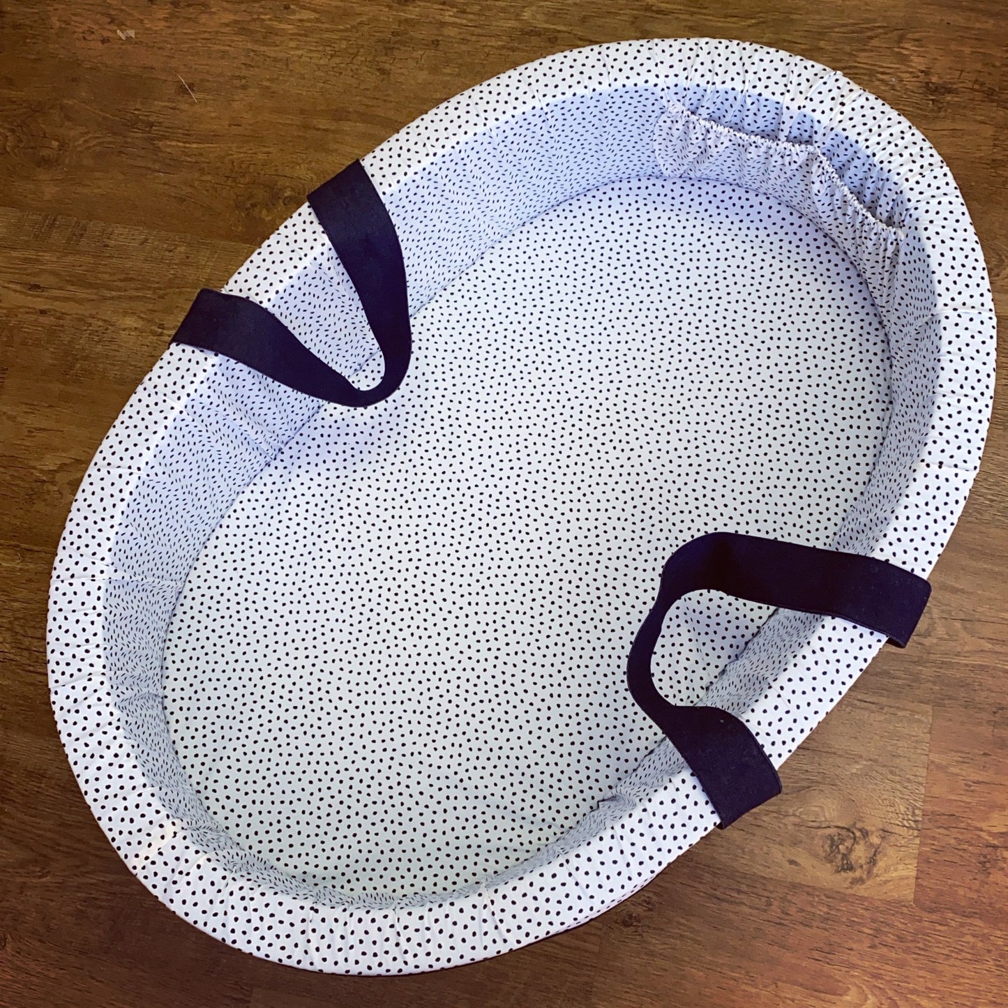 Carry Cot - Black Dot 01