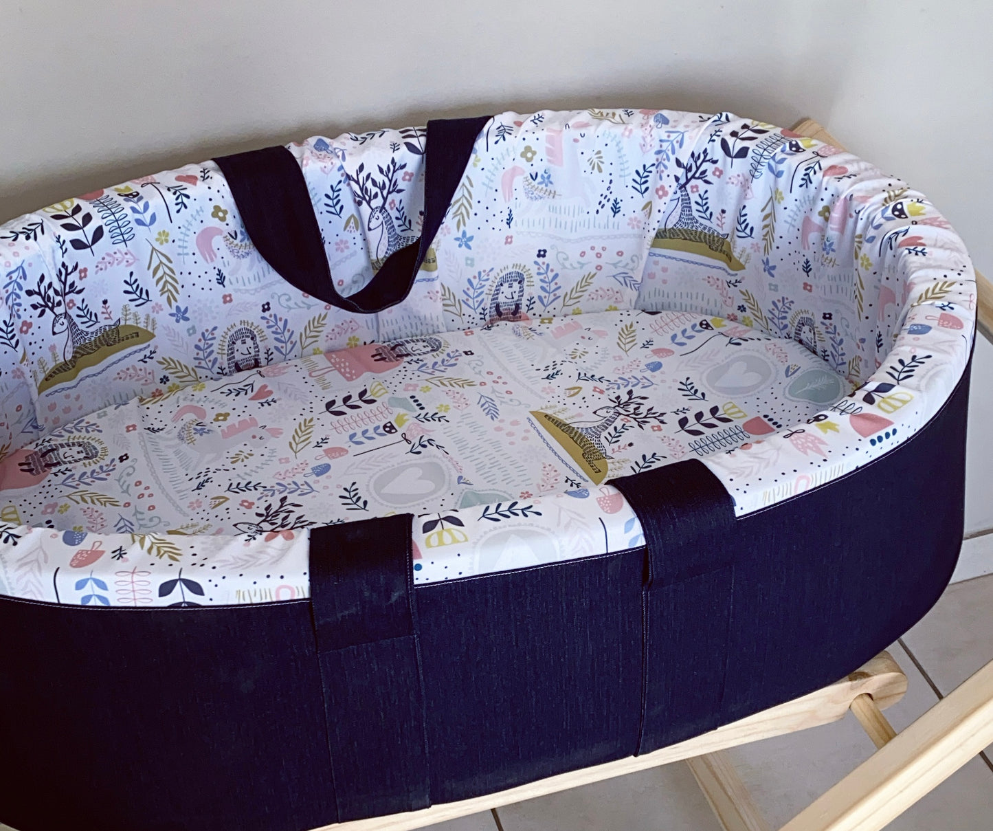 Carry Cot - Woodlands 03