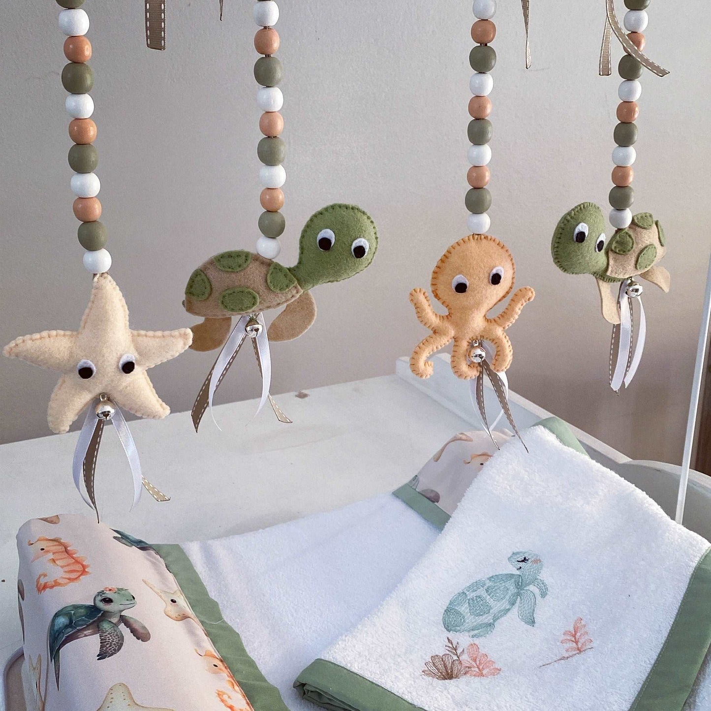 Cot Bedding - Coral Turtle Set 01