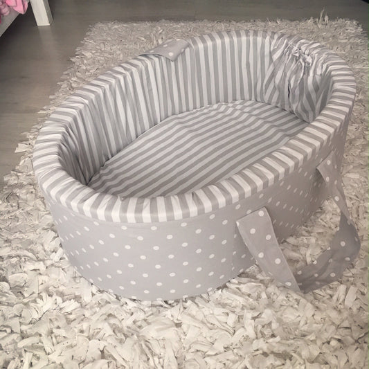 Carry Cot - Grey Stripe 03