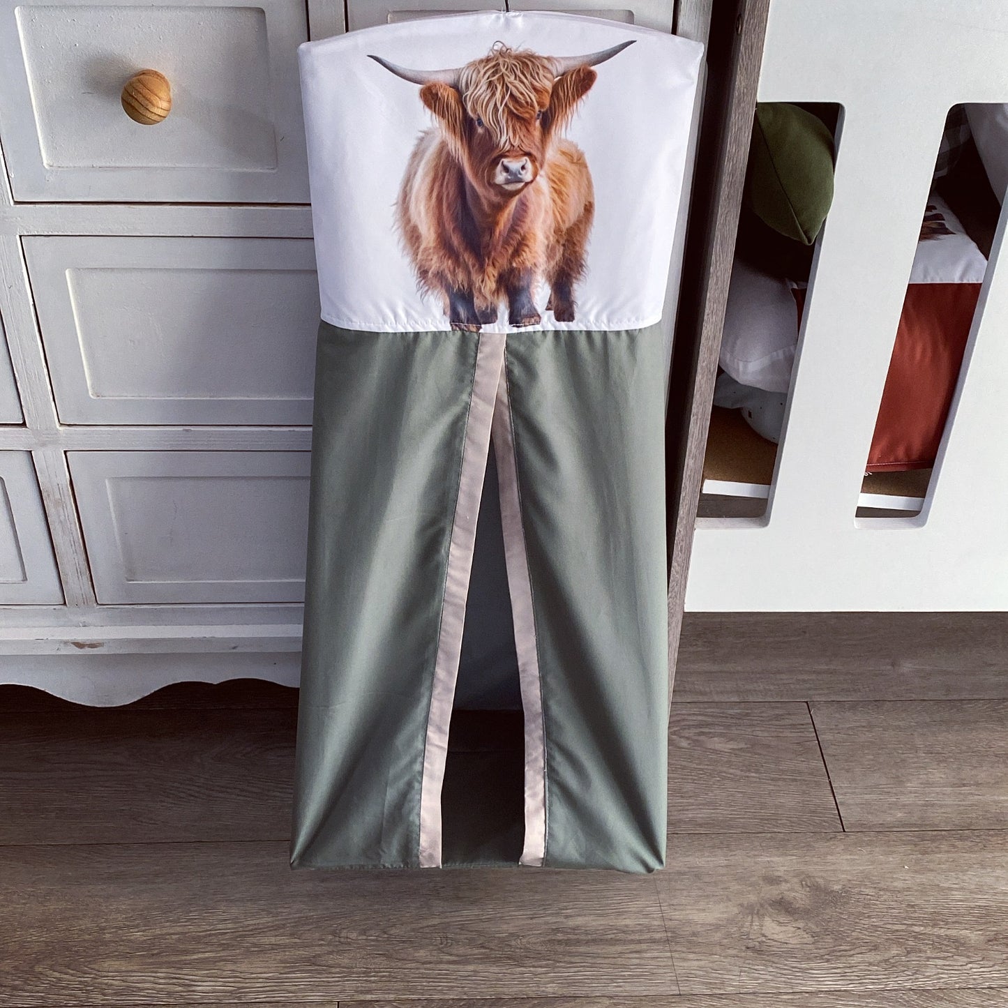 Cot Bedding - Sage Highland Cow Set 01