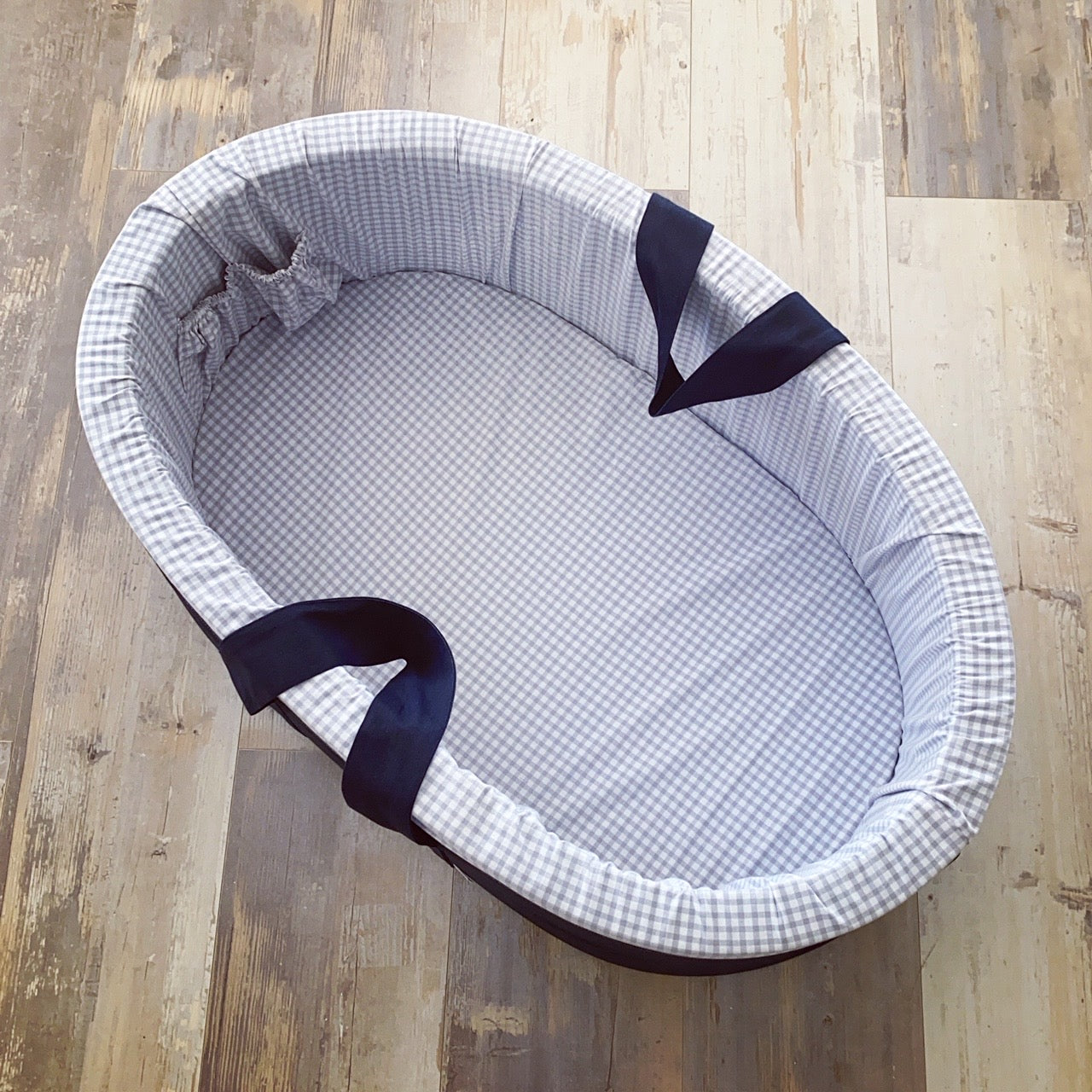 Carry Cot - Grey Check 01