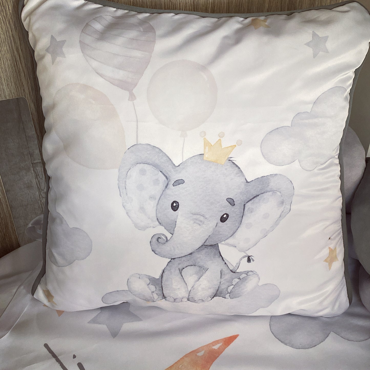 Cot Bedding - Grey Elephant Set 01