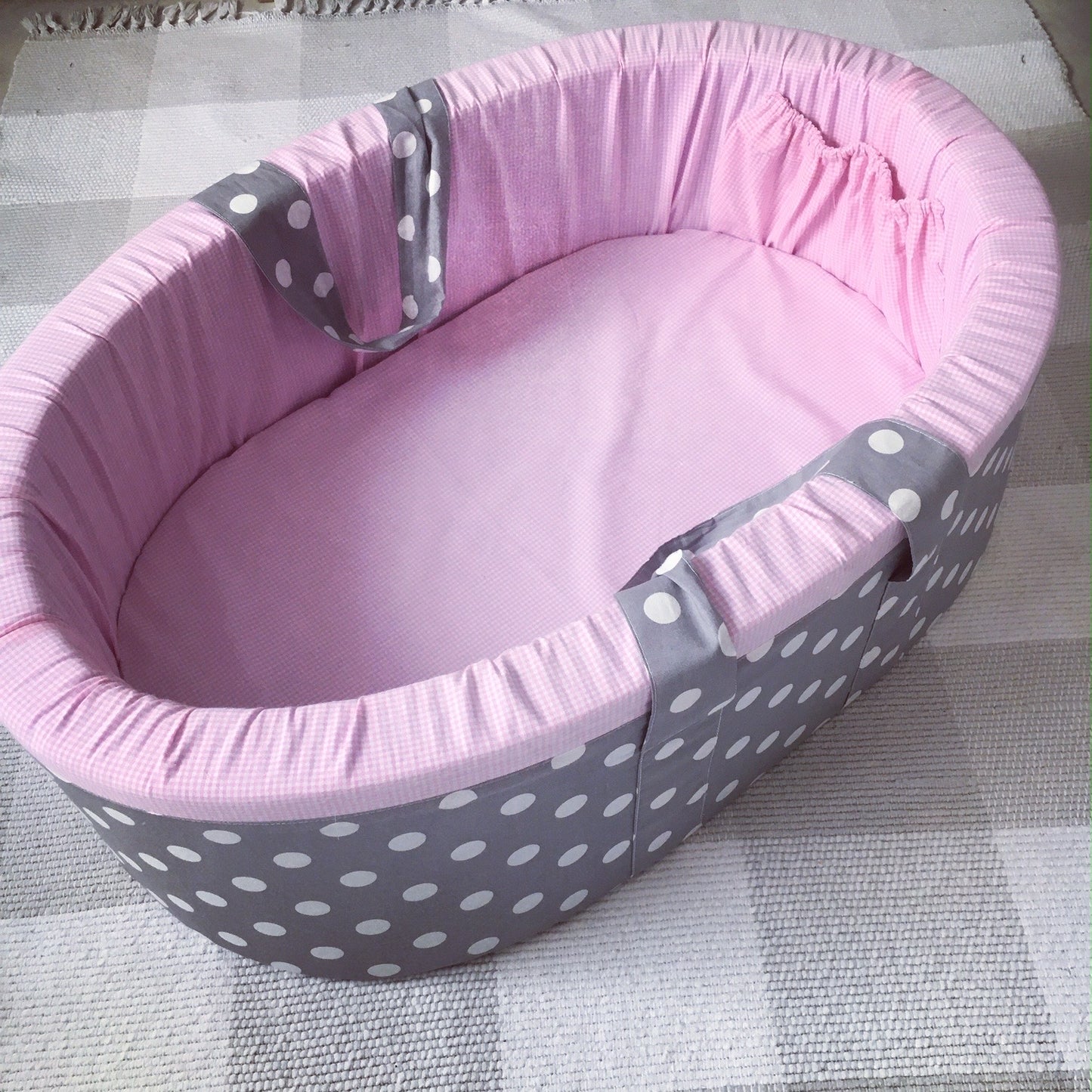 Carry Cot - Pink Grey Dots 02