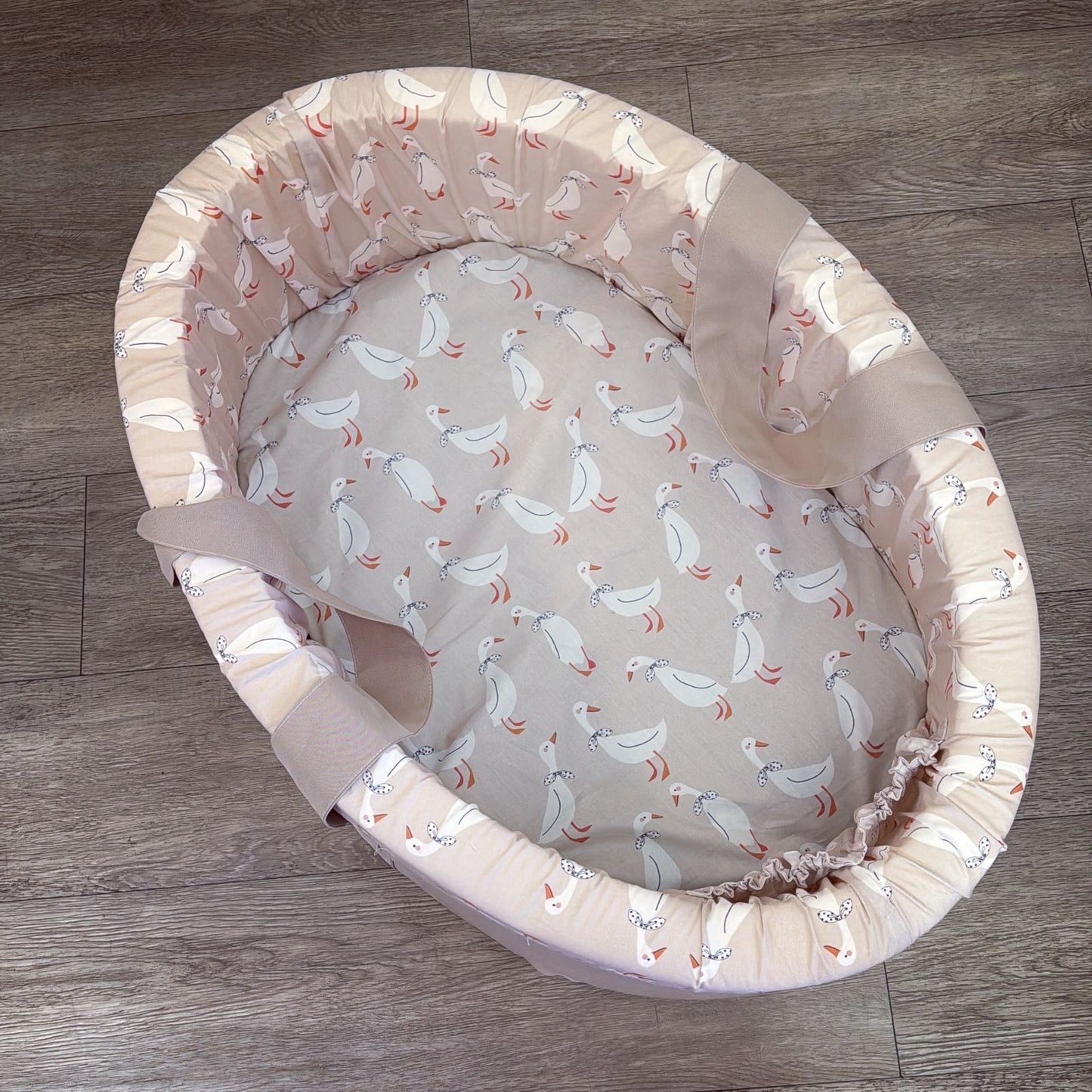 Carry Cot - Goose 01