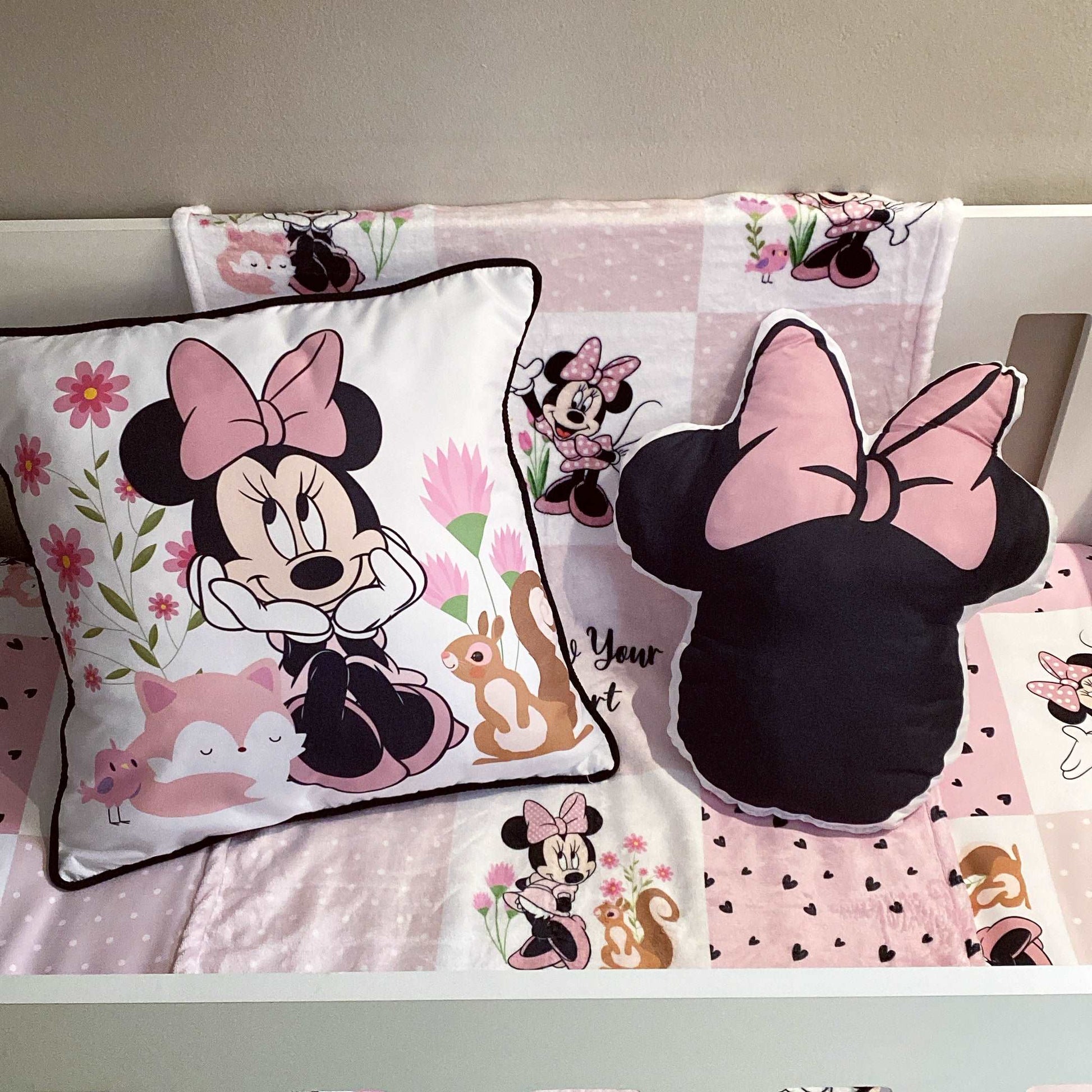 Cot Bedding - Pink Minnie Set 02