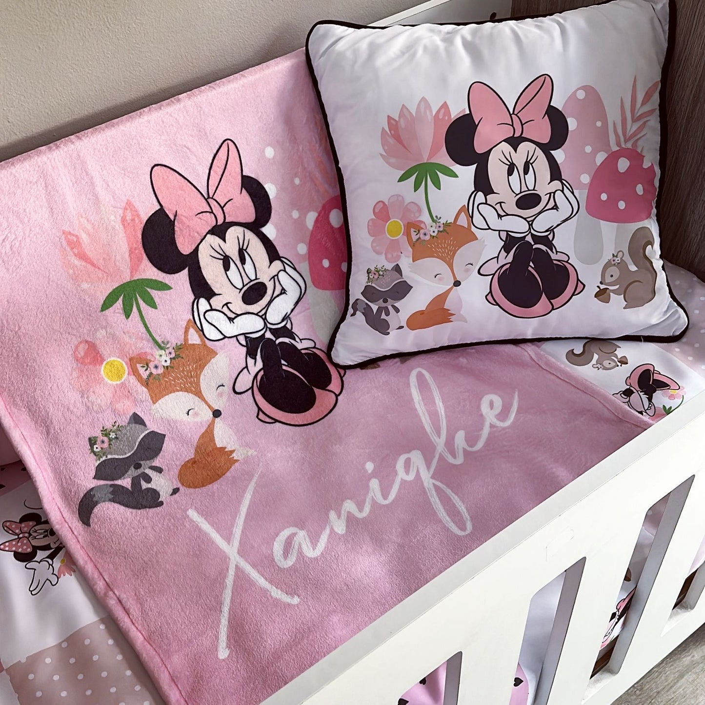 Cot Bedding - Pink Minnie set 06