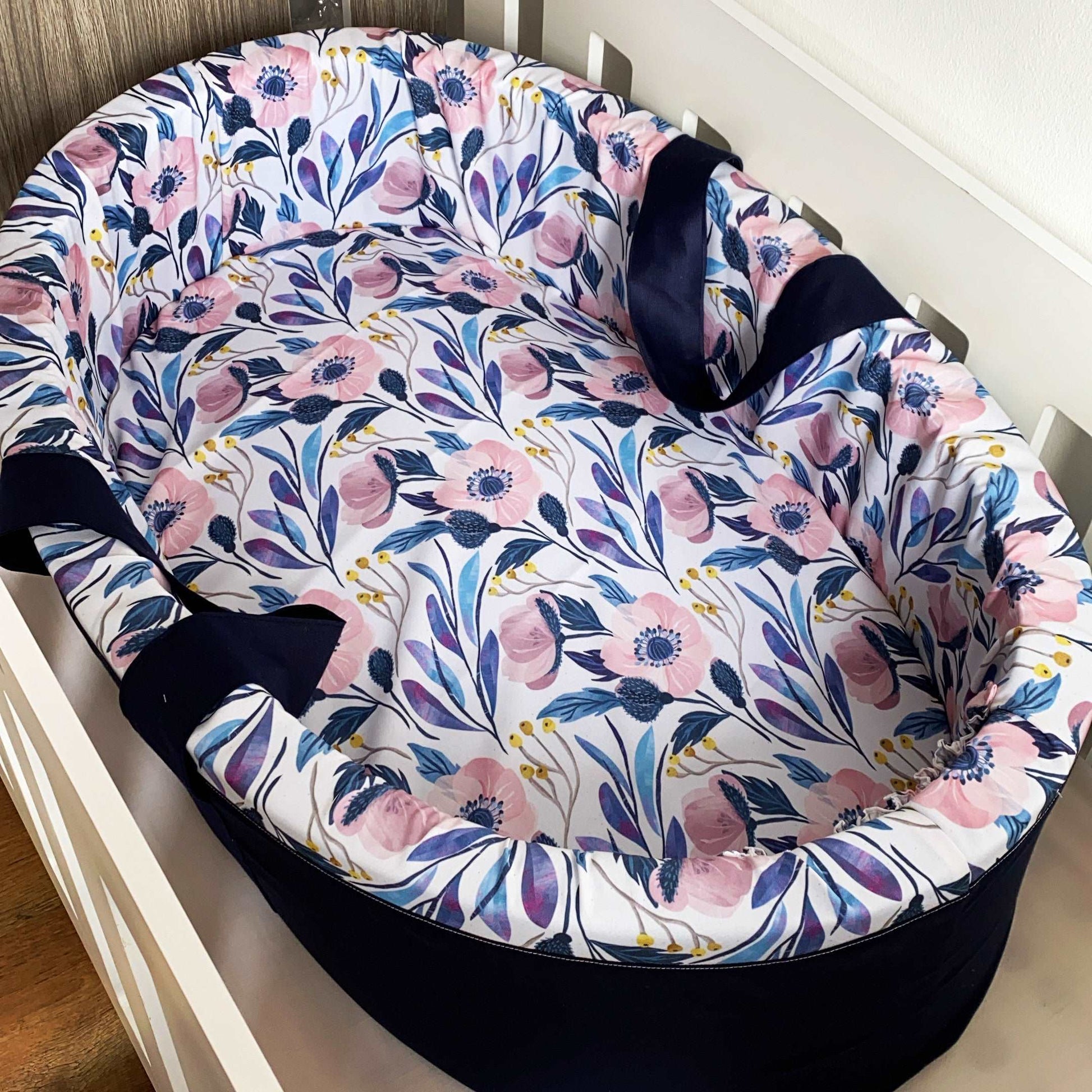 Carry Cot - Navy Flower 01