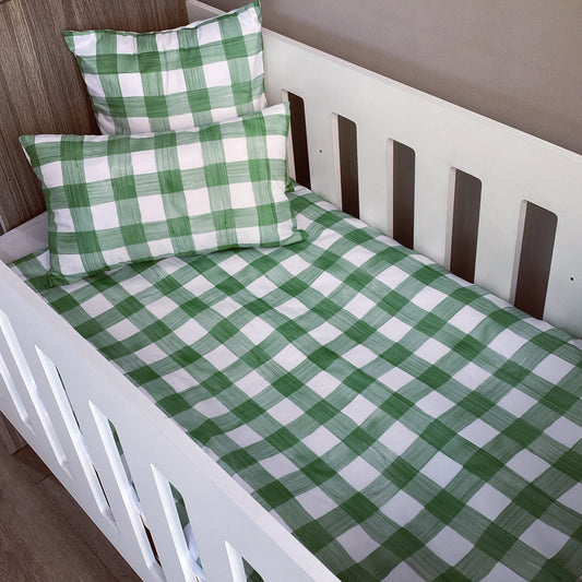 Cot Bedding - Green & White Set 01