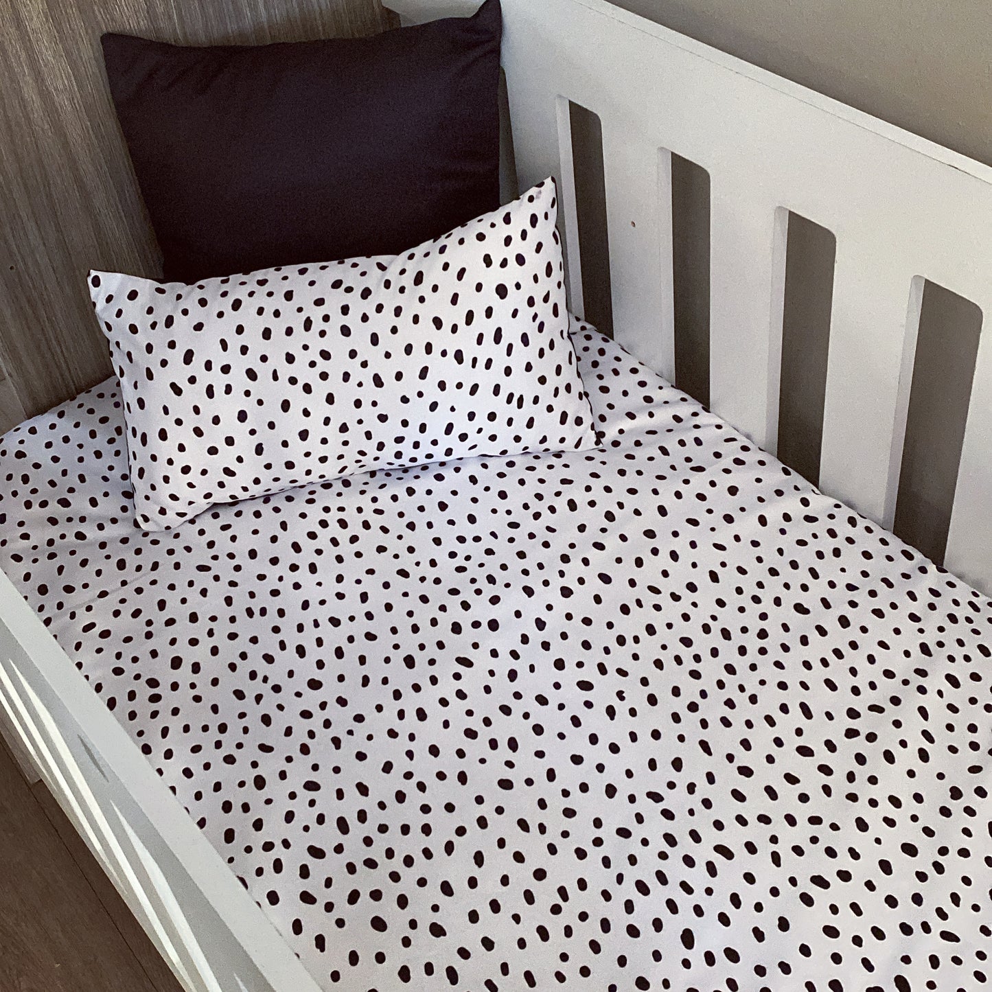 Cot Bedding - Black and White Set 02