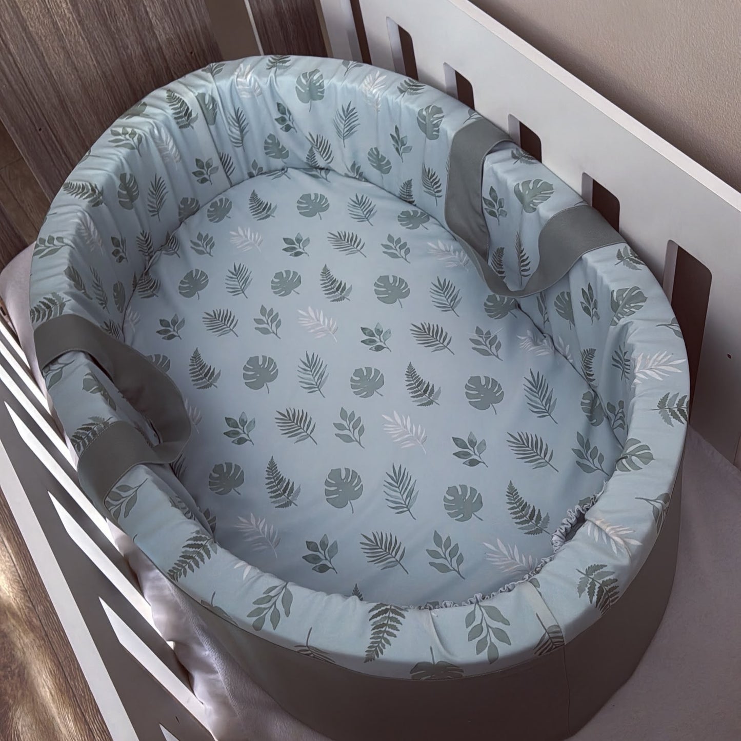 Carry Cot - Leaf 07