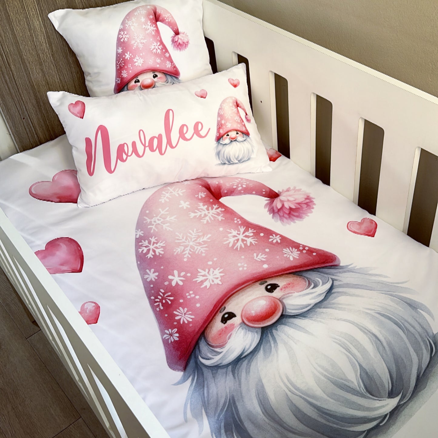 Cot Bedding - Red Gnome Set 01