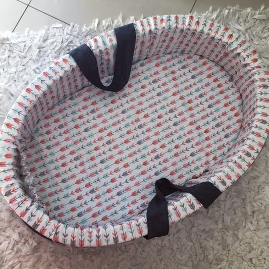 Carry Cot - Coral Arrow 01