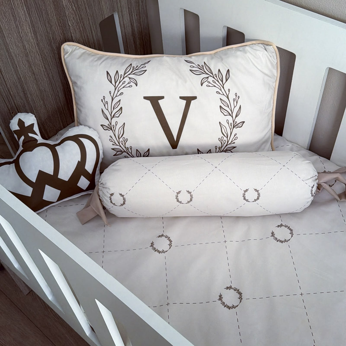 Cot Bedding - Wreath Crown Set 01